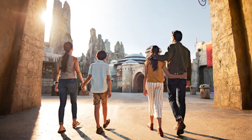 5 Tips for Tackling Theme Parks in a Post-Pandemic Era